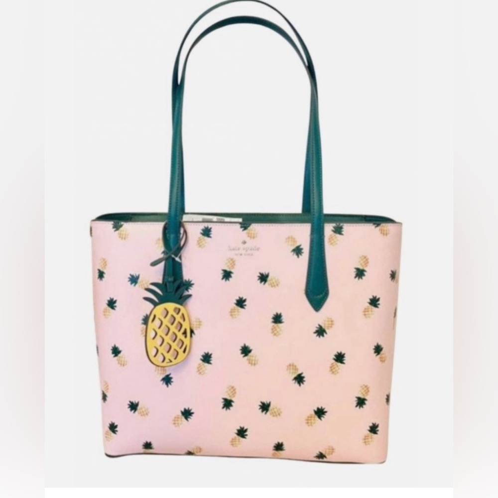 Gently used Kate Spade Pineapple tote!! 🍍